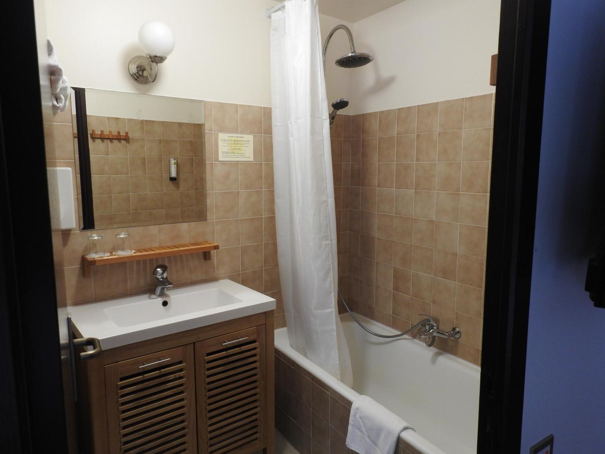 Le Barriol Hotell Saint-Julien-Chapteuil Eksteriør bilde