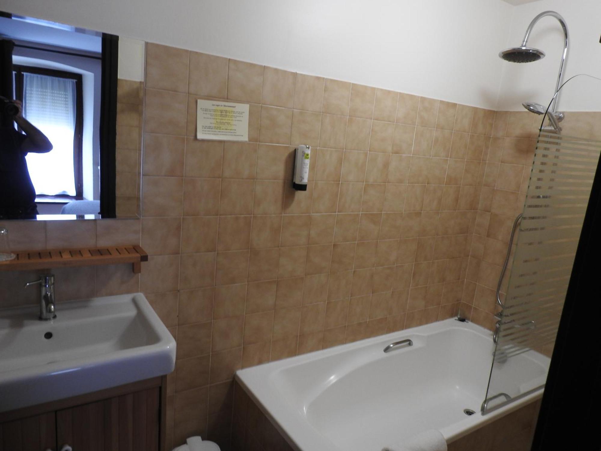 Le Barriol Hotell Saint-Julien-Chapteuil Eksteriør bilde