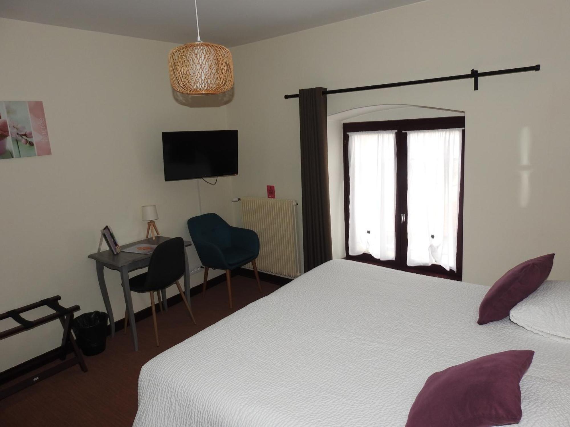 Le Barriol Hotell Saint-Julien-Chapteuil Eksteriør bilde