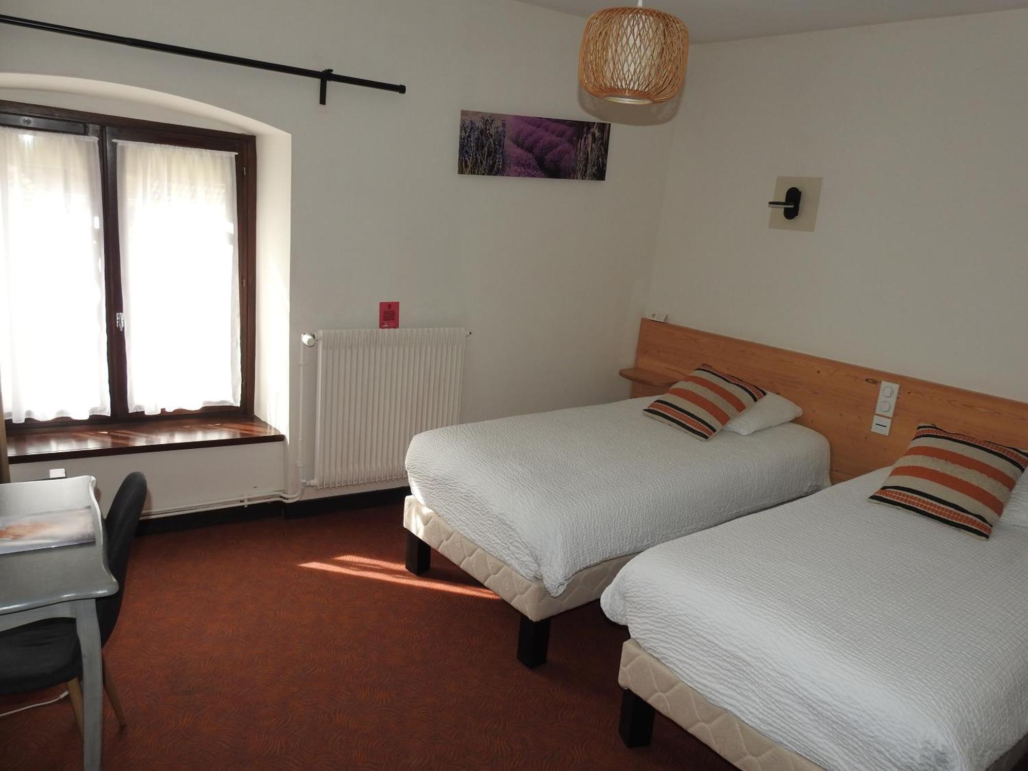 Le Barriol Hotell Saint-Julien-Chapteuil Eksteriør bilde
