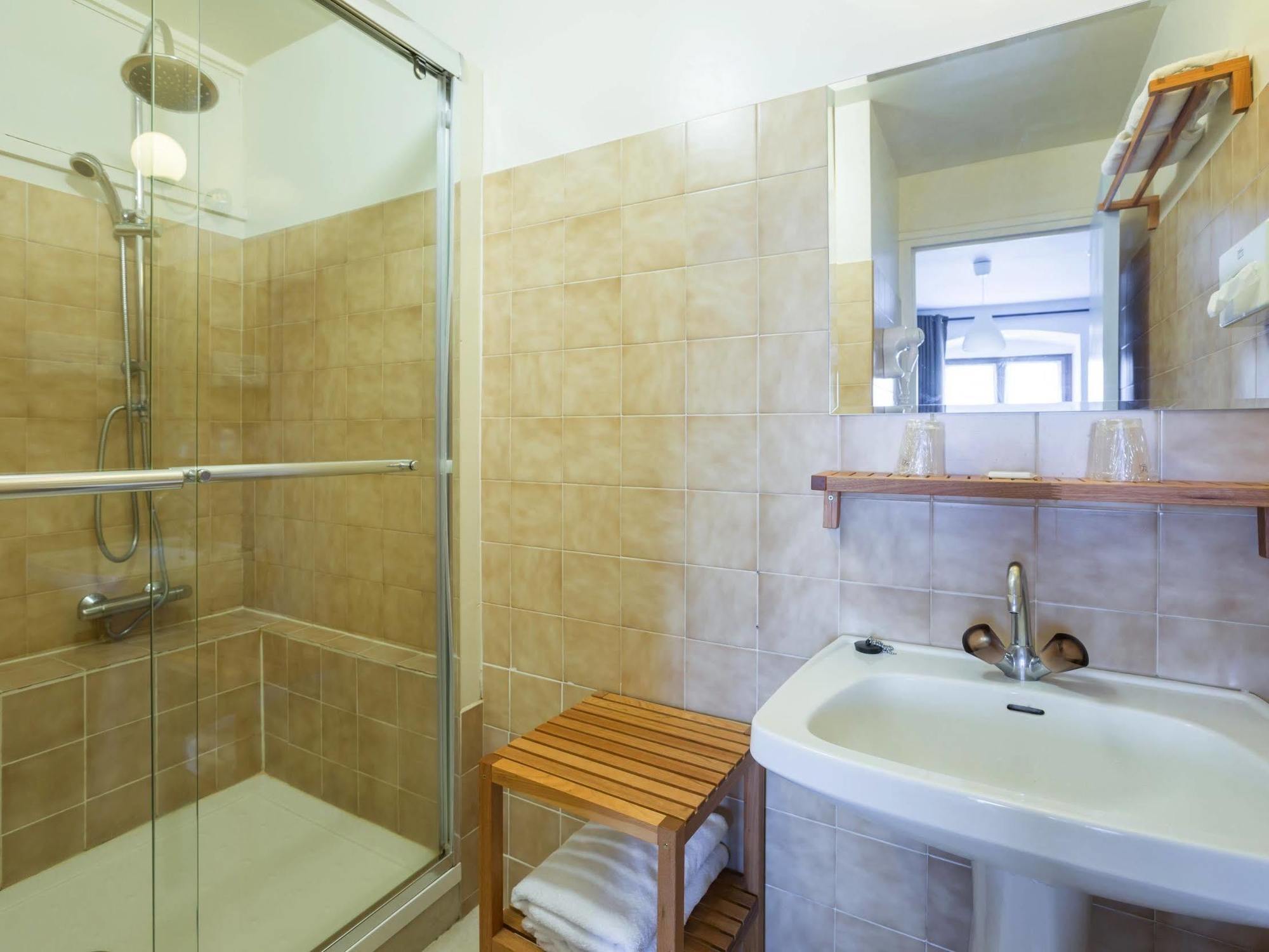 Le Barriol Hotell Saint-Julien-Chapteuil Eksteriør bilde
